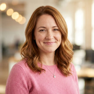 Foto de Emily Watson, responsable de Atención al Cliente en Ancla Fianzovera